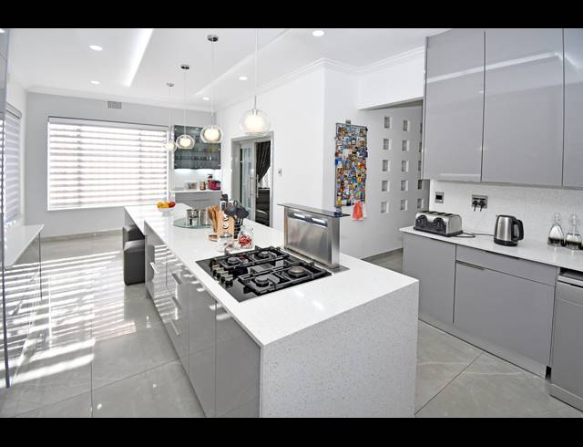 3 BEDROOM HOUSE FOR SALE IN CROSBY